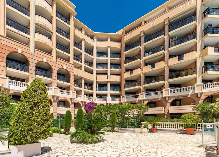 La Palme D'azur - * Cannes